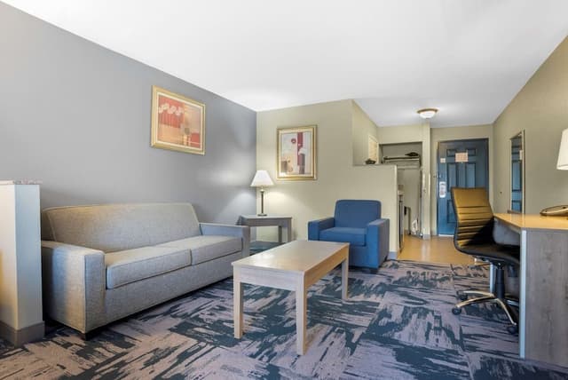 Suite, 1 King Bed, Non Smoking, Jetted Tub