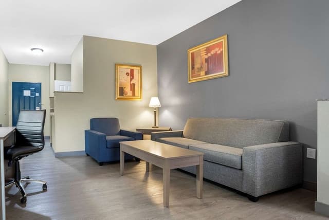 Standard Room, 1 King Bed, Accessible, Non Smoking