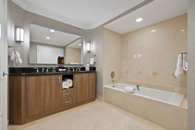 Suite, 1 Bedroom, City View (Sunset)