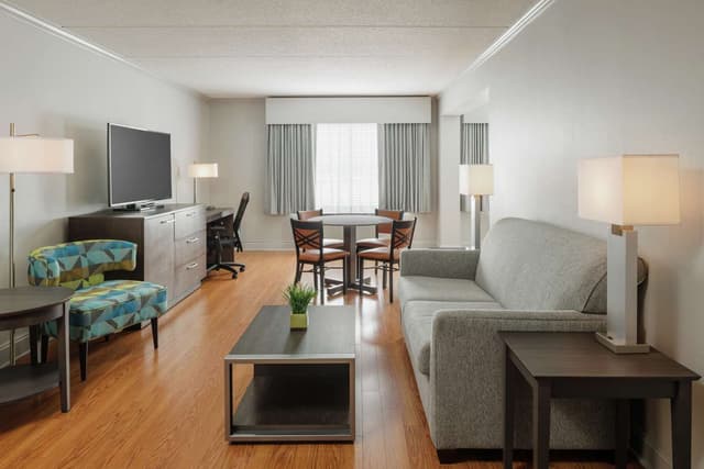 1 KING STUDIO SUITE