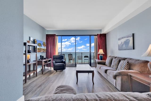 Family Penthouse, 2 Bedrooms, Balcony, Beachside