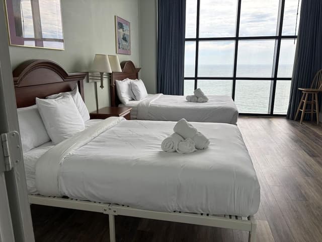 Family Penthouse, 2 Bedrooms, Balcony, Beachside