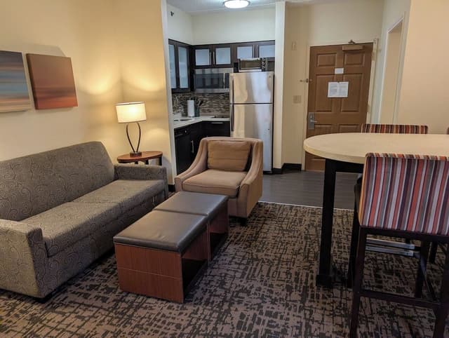 Suite, 2 Bedrooms, Kitchen