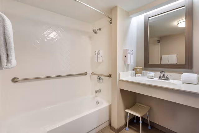 Deluxe Room, 2 Double Beds, Accessible (Smoke Free)