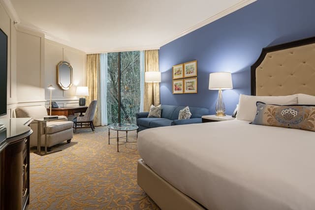 Traditional Room, Multiple Beds, Corner