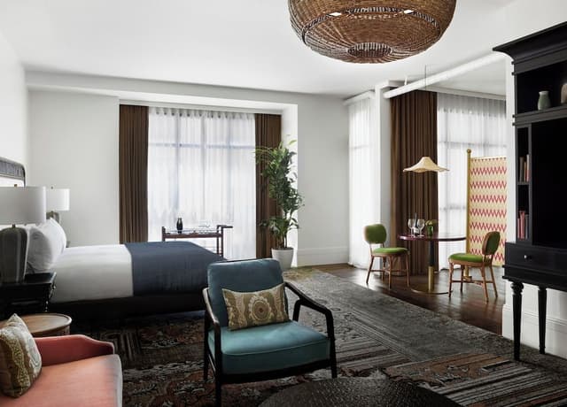 Club Suite, 1 King Bed (Club Suite)