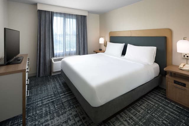 1 KING 2 QN BEDS 2 BDRM 2 BATH SUITE NONSMOK