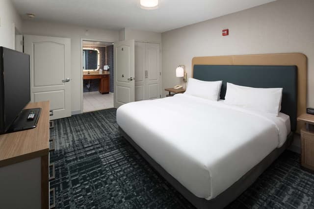1 KING 2 QN BEDS 2 BDRM 2 BATH SUITE NONSMOK