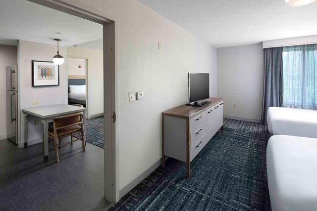 1 KING 2 QN BEDS 2 BDRM 2 BATH SUITE NONSMOK