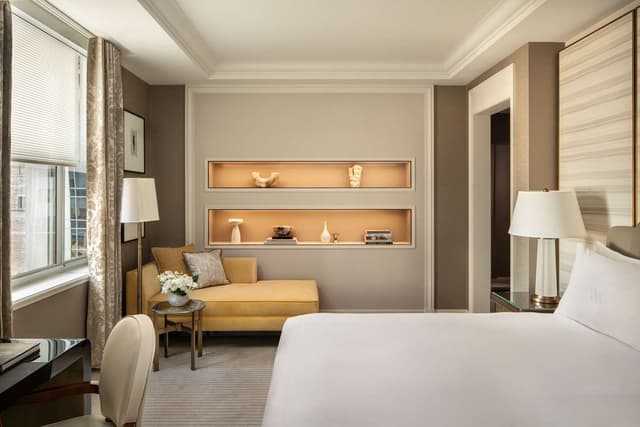 PREMIER ONE BEDROOM SUITE