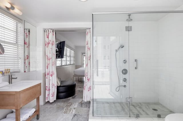 Standard Room, 1 King Bed, Balcony, Partial Ocean View (Penthouse)