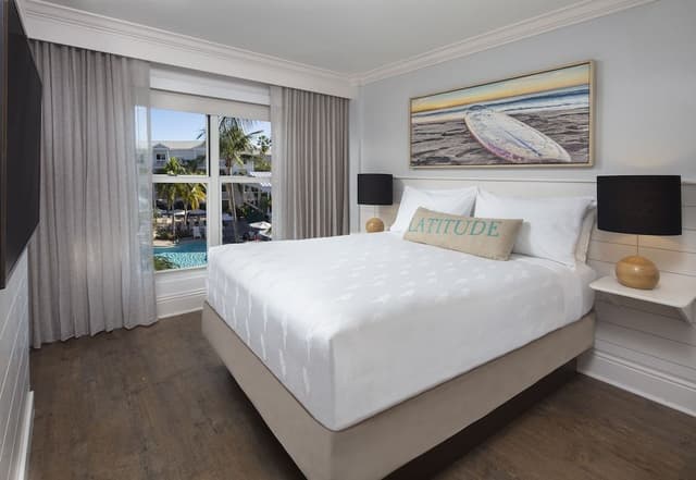 Suite, 1 Bedroom, Pool View