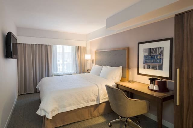 Room, 1 King Bed, Accessible (Roll-In Shower, Mobilty & Hearing)