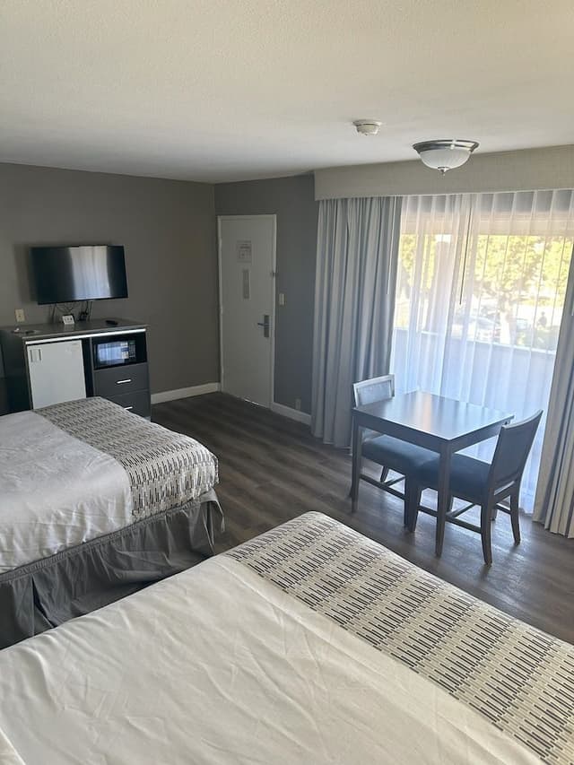 Standard Room, 2 Queen Beds, Non Smoking