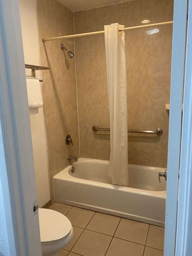 Standard Single Room, 1 King Bed, Non Smoking