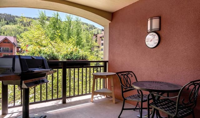 Condo, 2 Bedrooms