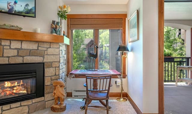 Condo, 2 Bedrooms