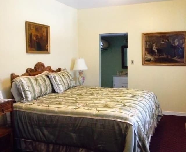 Superior Suite, 1 King Bed, Kitchenette
