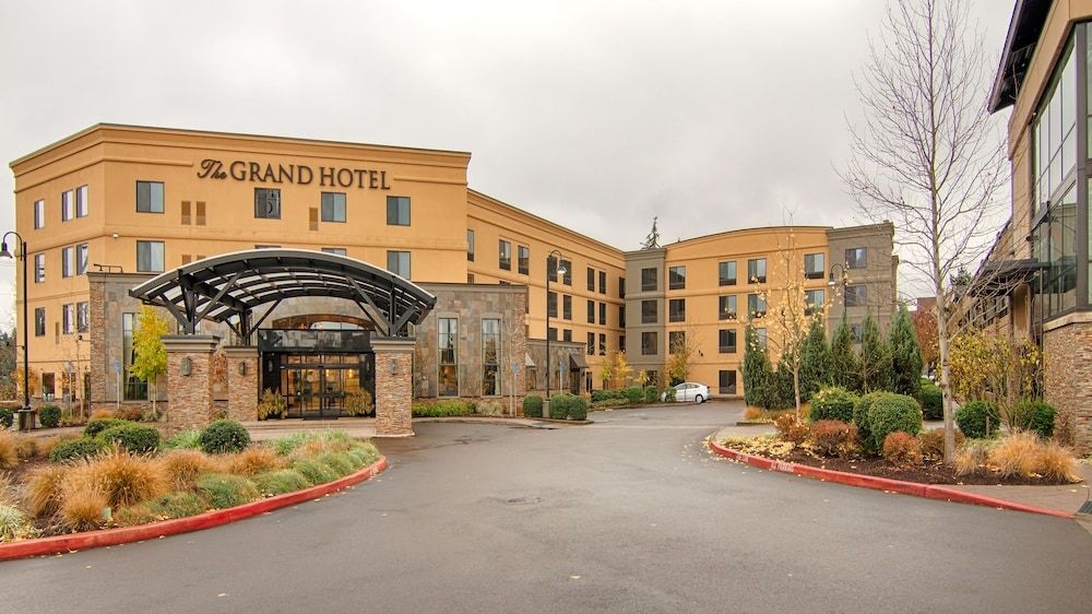 The Grand Hotel Bridgeport0