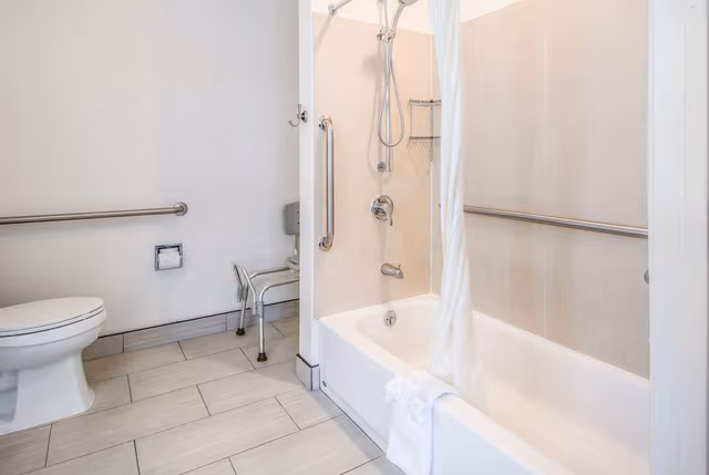 Room, 1 Queen Bed, Mobility Accessible