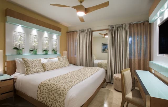 Luxury Two Bedroom Garden View Flat Suite