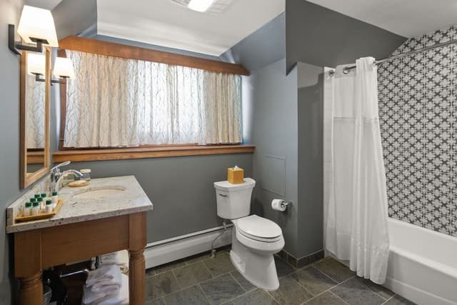 Edelweiss King Room
