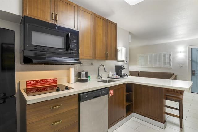 Suite, Multiple Beds, Non Smoking, Kitchen (with Single Sofabed, Full Kitchen)