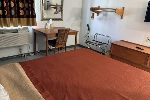 Room, 1 Queen Bed, Non Smoking (Accessible)