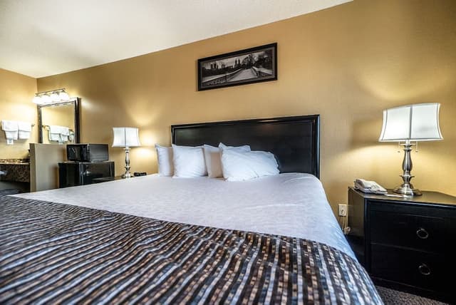 Room, Jetted Tub