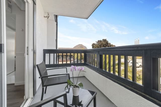 Suite, 1 King Bed, Balcony (King)