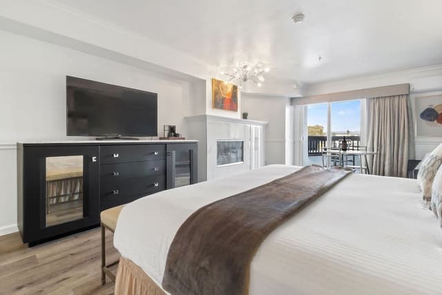 Room, 1 King Bed, Balcony (King)