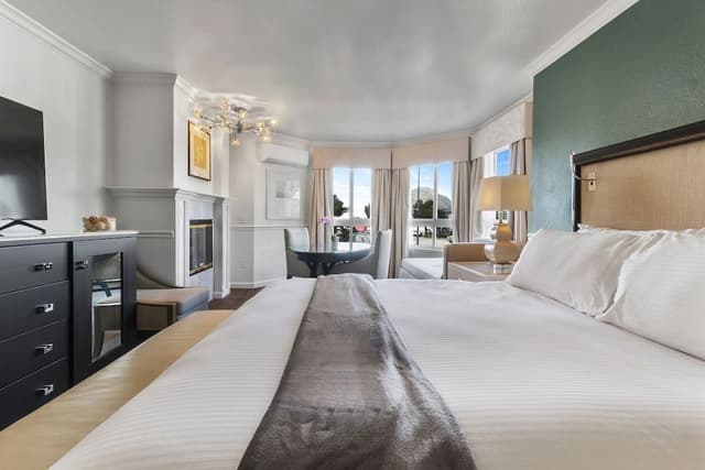 Room, 1 King Bed, Tower