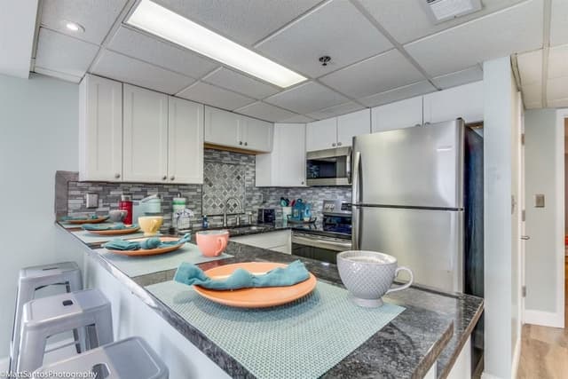 Condo, 2 Bedrooms, Balcony, Partial Ocean View (2651)