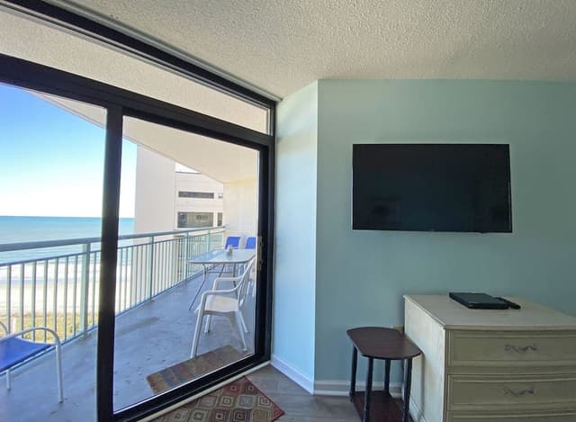 Condo, 3 Bedrooms