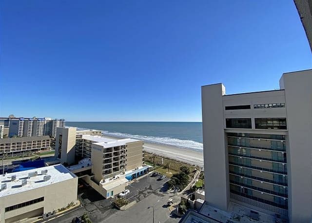 Condo, 3 Bedrooms