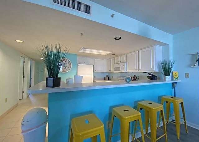 Condo, 3 Bedrooms