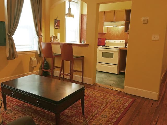 Large Extended Suite 403 (1 bdrm apt)