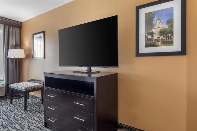 Suite, 2 Queen Beds, Non Smoking (with Single Sofabed)