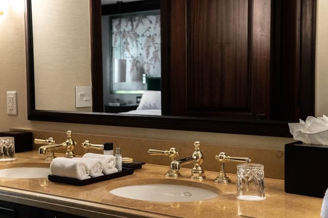 Wisteria One Bedroom Suite with Patio or Terrace