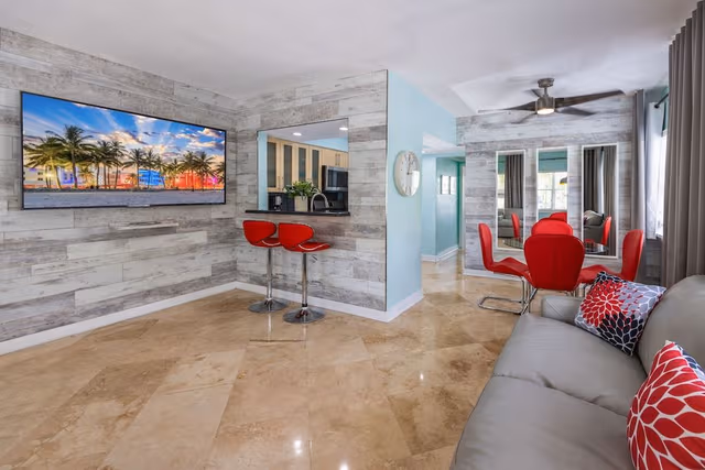 Superior Suite, 1 King Bed, Kitchen, City View