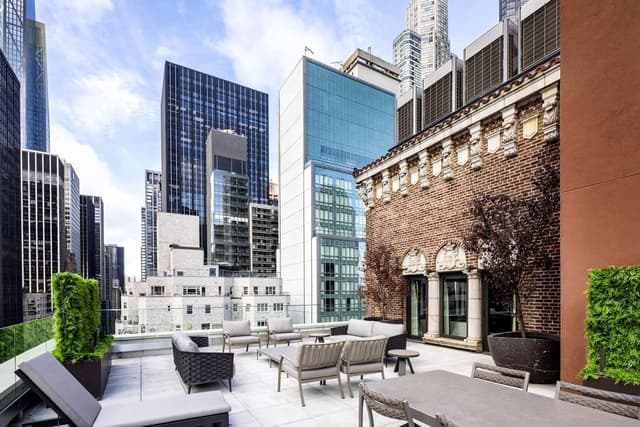1 BEDROOM 1 KING PENTHOUSE SUITE - DUPLEX