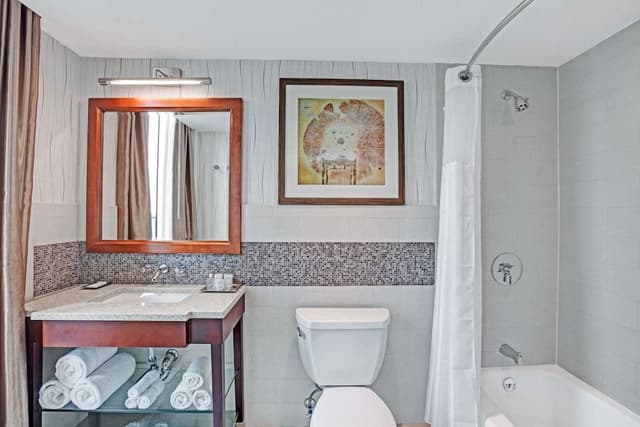 Executive Room, 1 Queen Bed, Non Smoking (15th Floor)