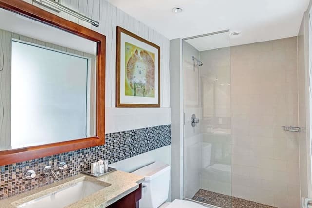 Premium Room, 1 Queen Bed, Non Smoking (Low Floor)