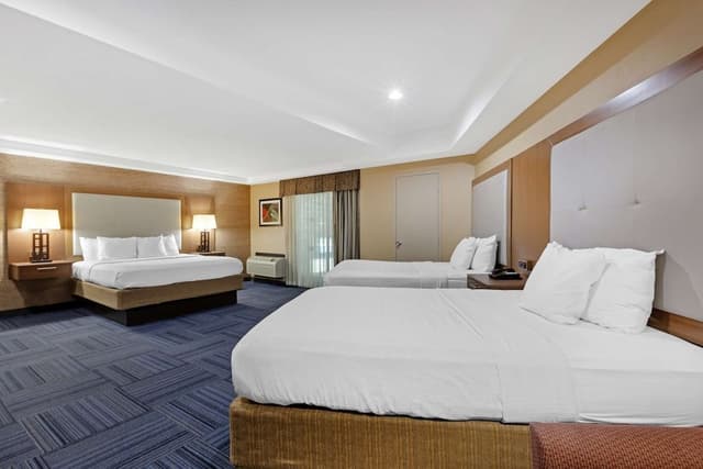 Suite, Multiple Beds, Non Smoking, Refrigerator