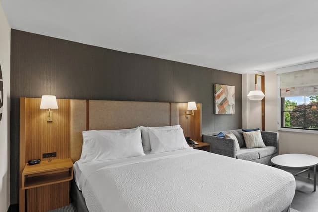 Standard Room, 1 King Bed