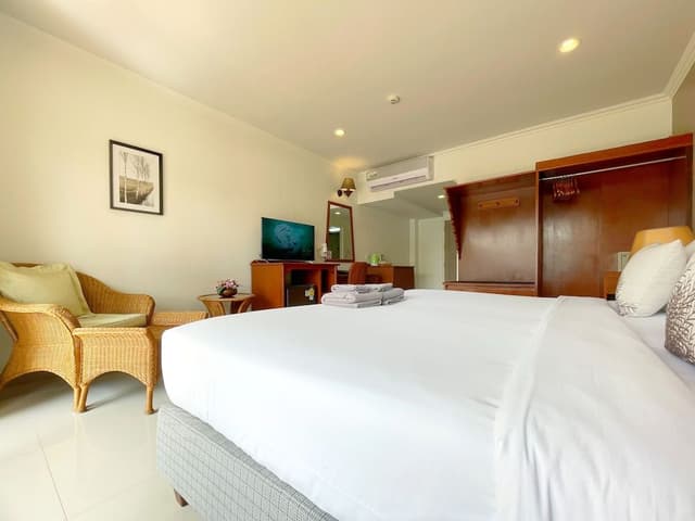 Deluxe Double Room, Pool View