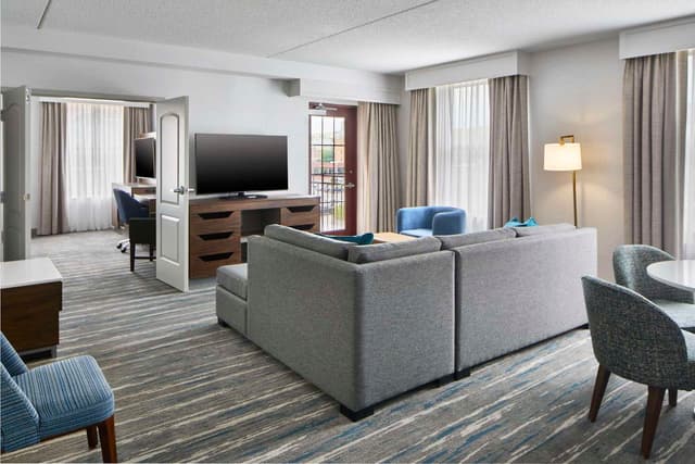 KING BEDROOM STE MOBILITY ACCESSIBLE BALCONY