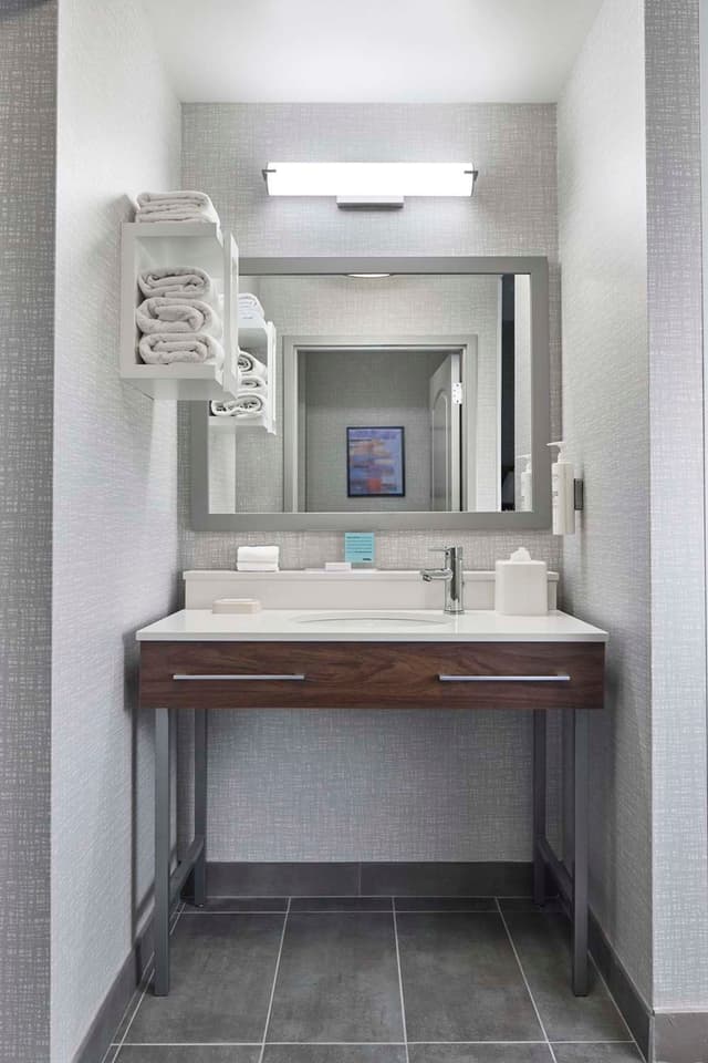 KING BEDROOM STE MOBILITY ACCESSIBLE BALCONY