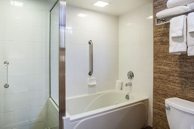 Suite, 1 King Bed, Jetted Tub