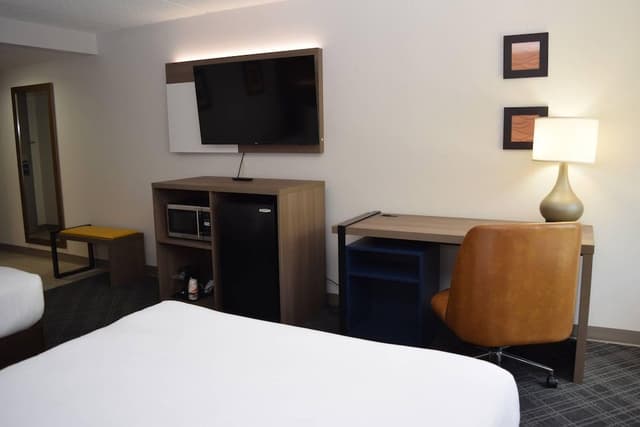 Standard Room, 2 Queen Beds, Accessible, Non Smoking